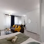 Expat Renting - Le Cocon - Wifi - Near Station *