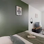 Expat Renting - Le Cocon - Wifi - Near Station *