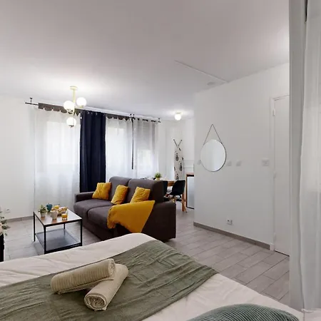 Expat Renting - Le Cocon - Wifi - Near Station *