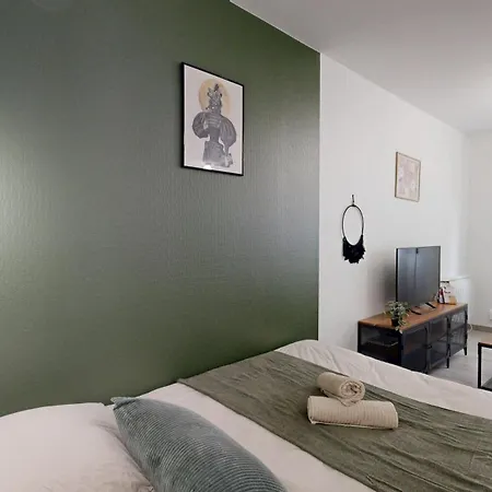 Expat Renting - Le Cocon - Wifi - Near Station *