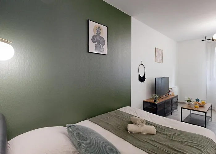 Expat Renting - Le Cocon - Wifi - Near Station *