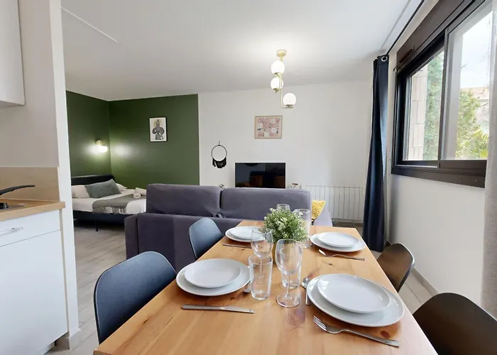 Expat Renting - Le Cocon - Wifi - Near Station Apartment