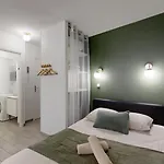 Expat Renting - Le Cocon - Wifi - Near Station Apartman *